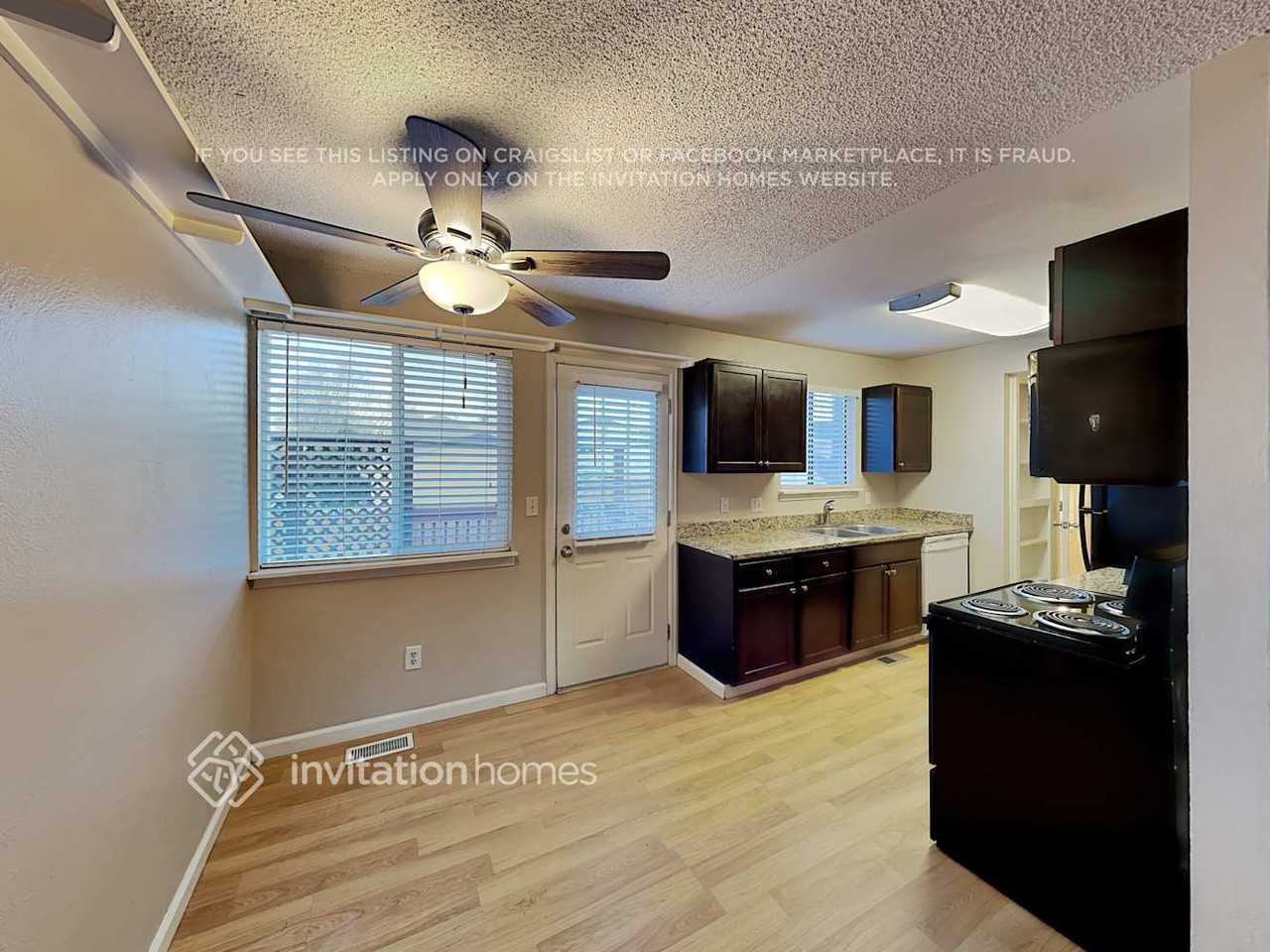 4962 S Richfield Cir - Photo 7 of 19