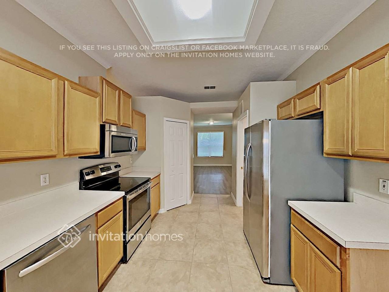3713 Fallscrest Cir - Photo 3 of 7