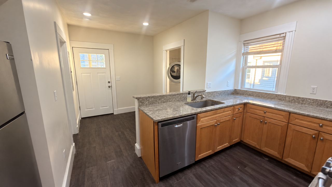 85 Yale St #2 - Photo 3 of 27