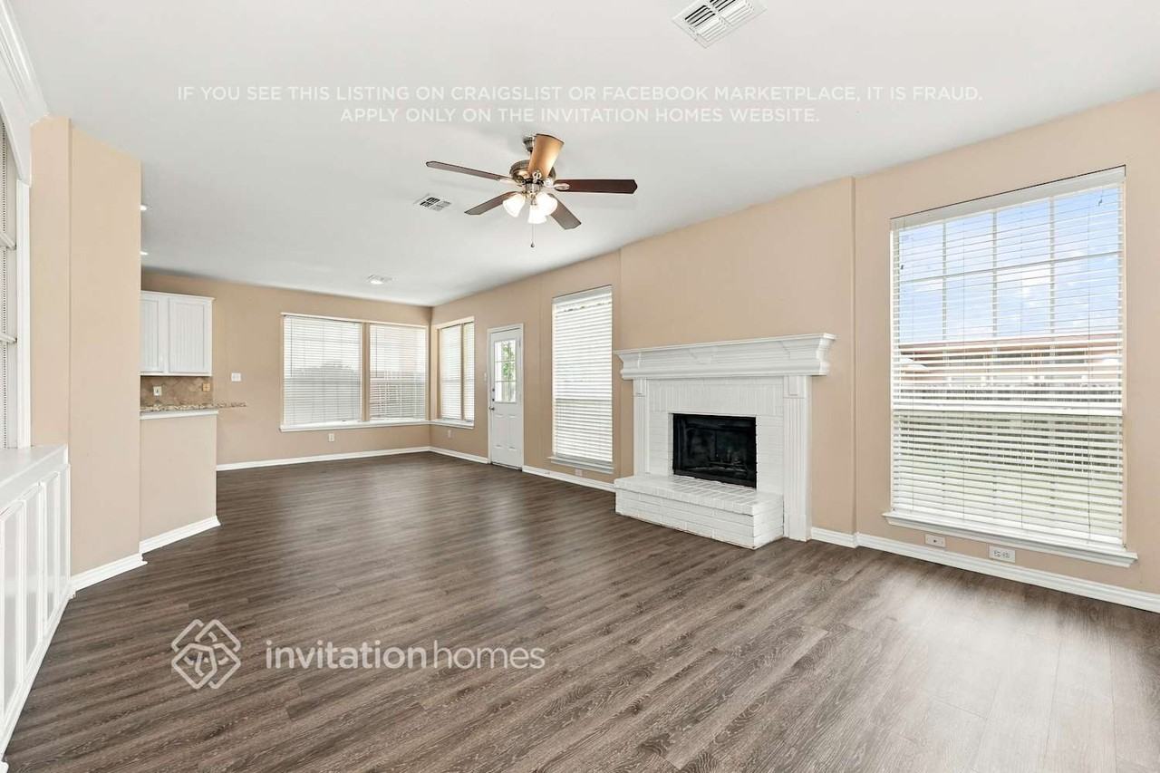 4634 Lincolnshire Dr - Photo 4 of 18