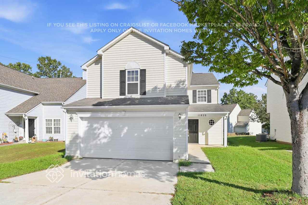 11829 Aubreywood Dr - Photo 3 of 18