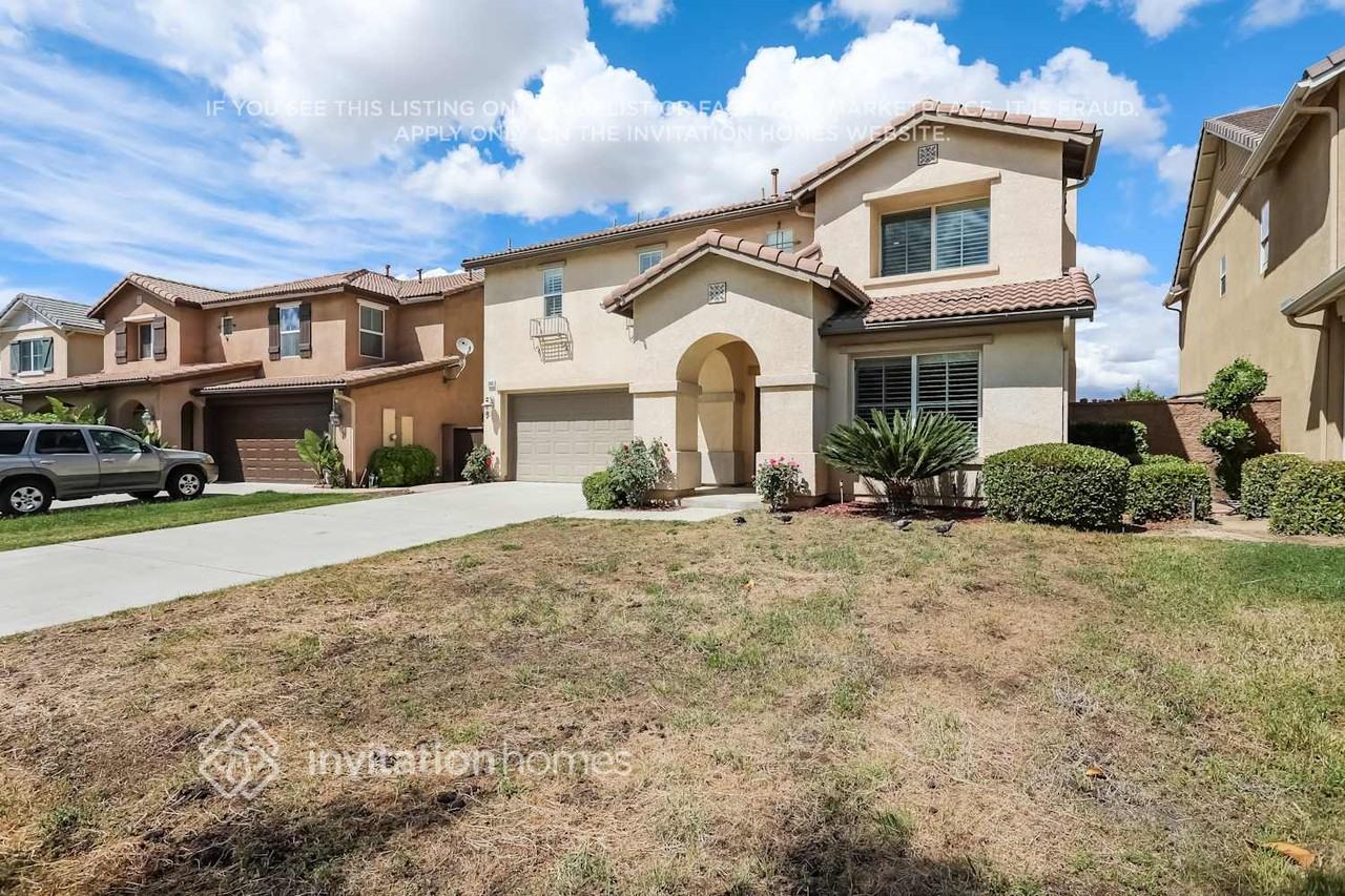 11042 Evergreen Loop - Photo 3 of 21