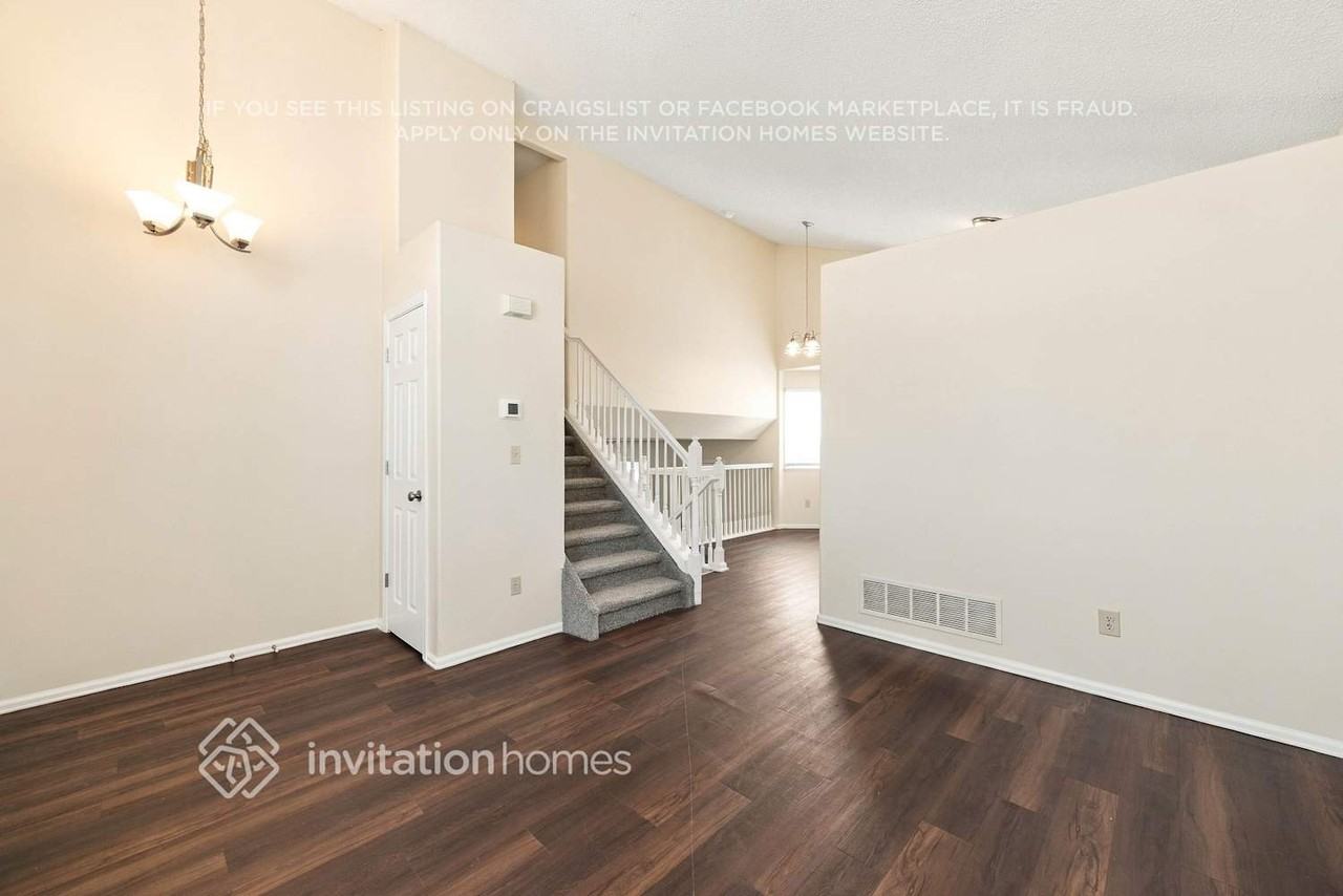 7403 Middle Bay Way - Photo 6 of 20
