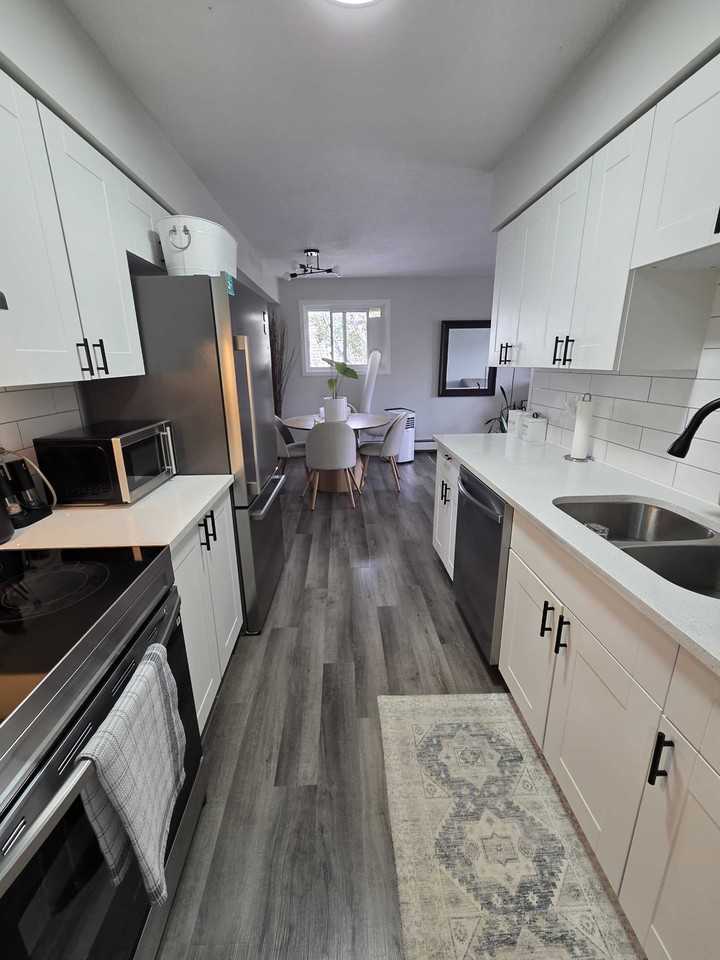 Gateway Apartments - Photo 2 of 9