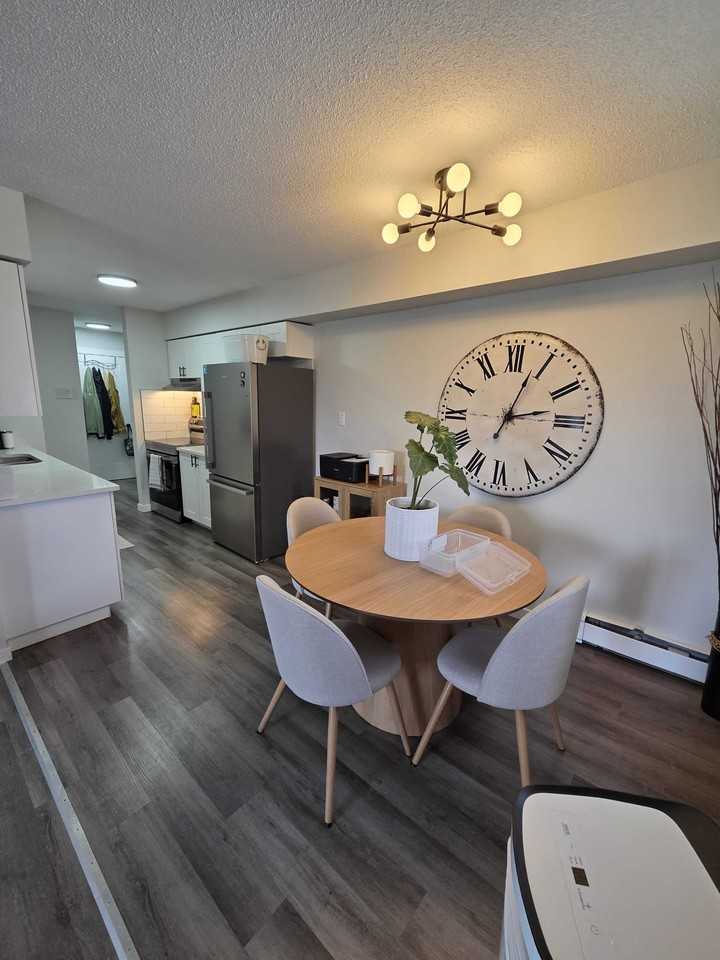 Gateway Apartments - Photo 5 of 9