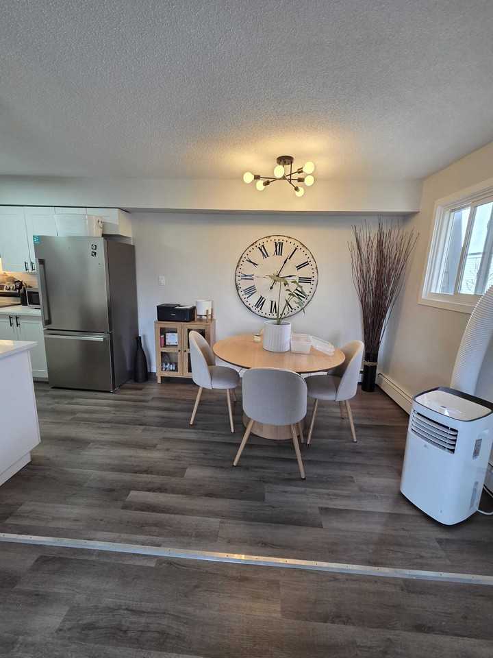 Gateway Apartments - Photo 6 of 9