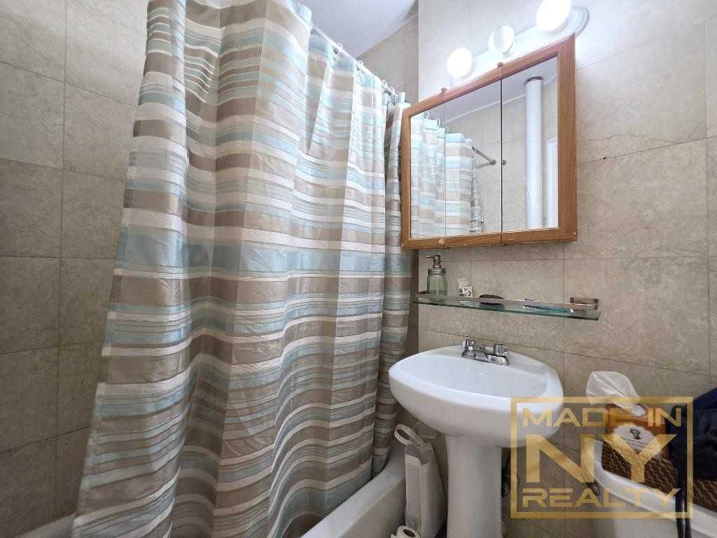 171 E 77th St #4D - Photo 7 of 8