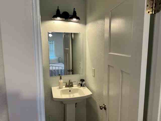 1500 W Ocean View Ave #C - Photo 5 of 8