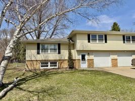featured image of 1710 Gateway Dr #1