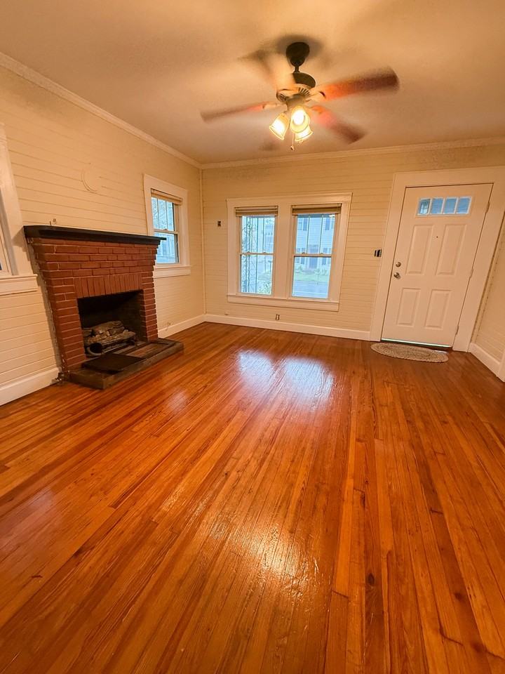1318 N Bronough St #1 - Photo 6 of 24