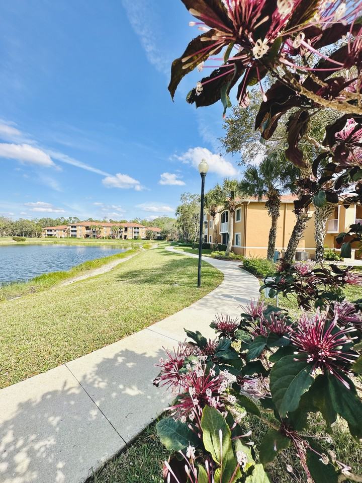 1810 Florida Club Cir - 1206Unit 1206 #1206 - Photo 3 of 43