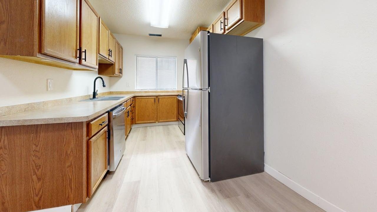 215 E Arbor (Bismarck,ND) - Photo 4 of 21