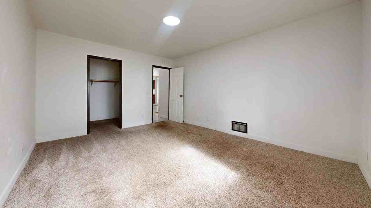 215 E Arbor (Bismarck,ND) - Photo 7 of 21