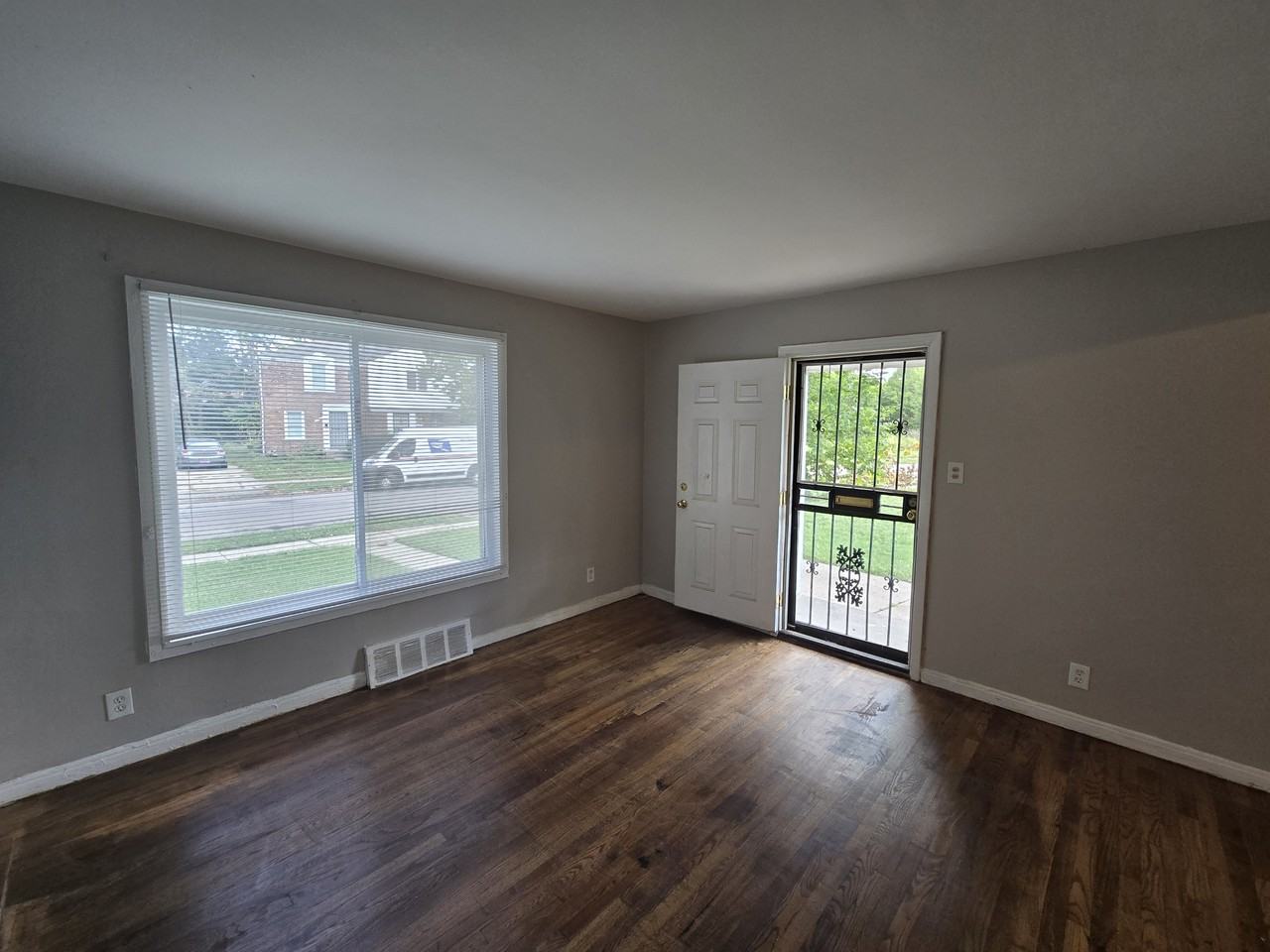 9151 Mansfield St #9151 - Photo 4 of 16