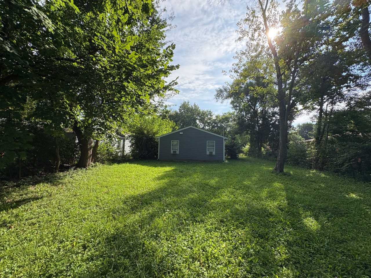 4138 N Edmondson Ave - Photo 5 of 20