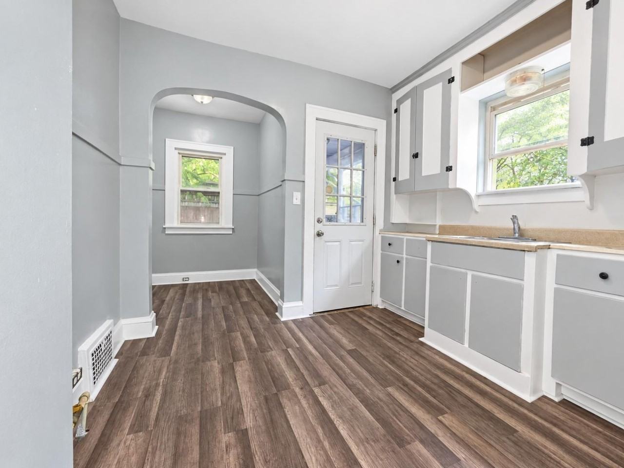 1280 Brandon Ave - Photo 3 of 20