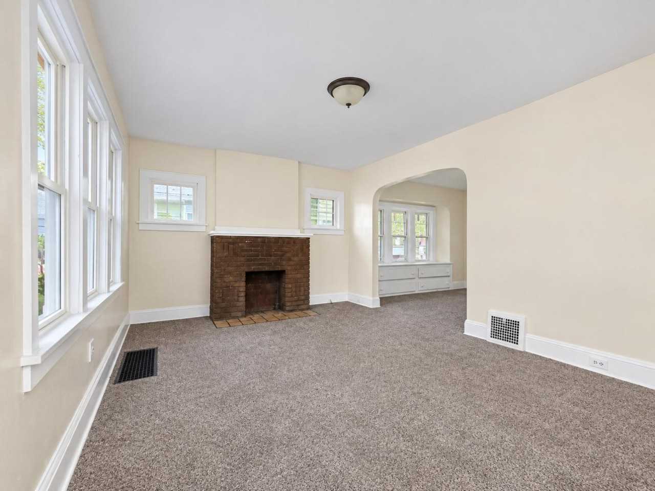 1280 Brandon Ave - Photo 4 of 20