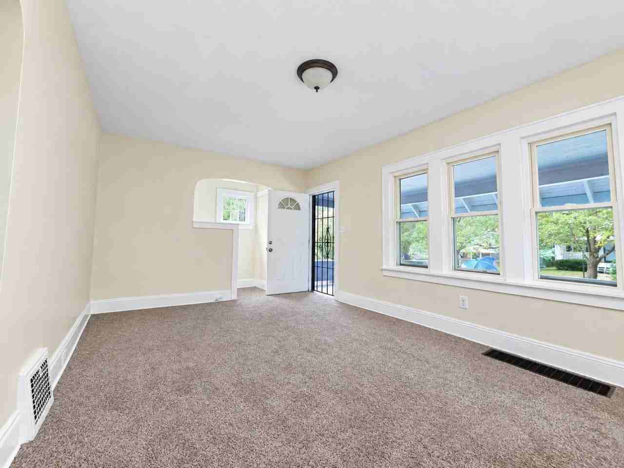 1280 Brandon Ave - Photo 6 of 20