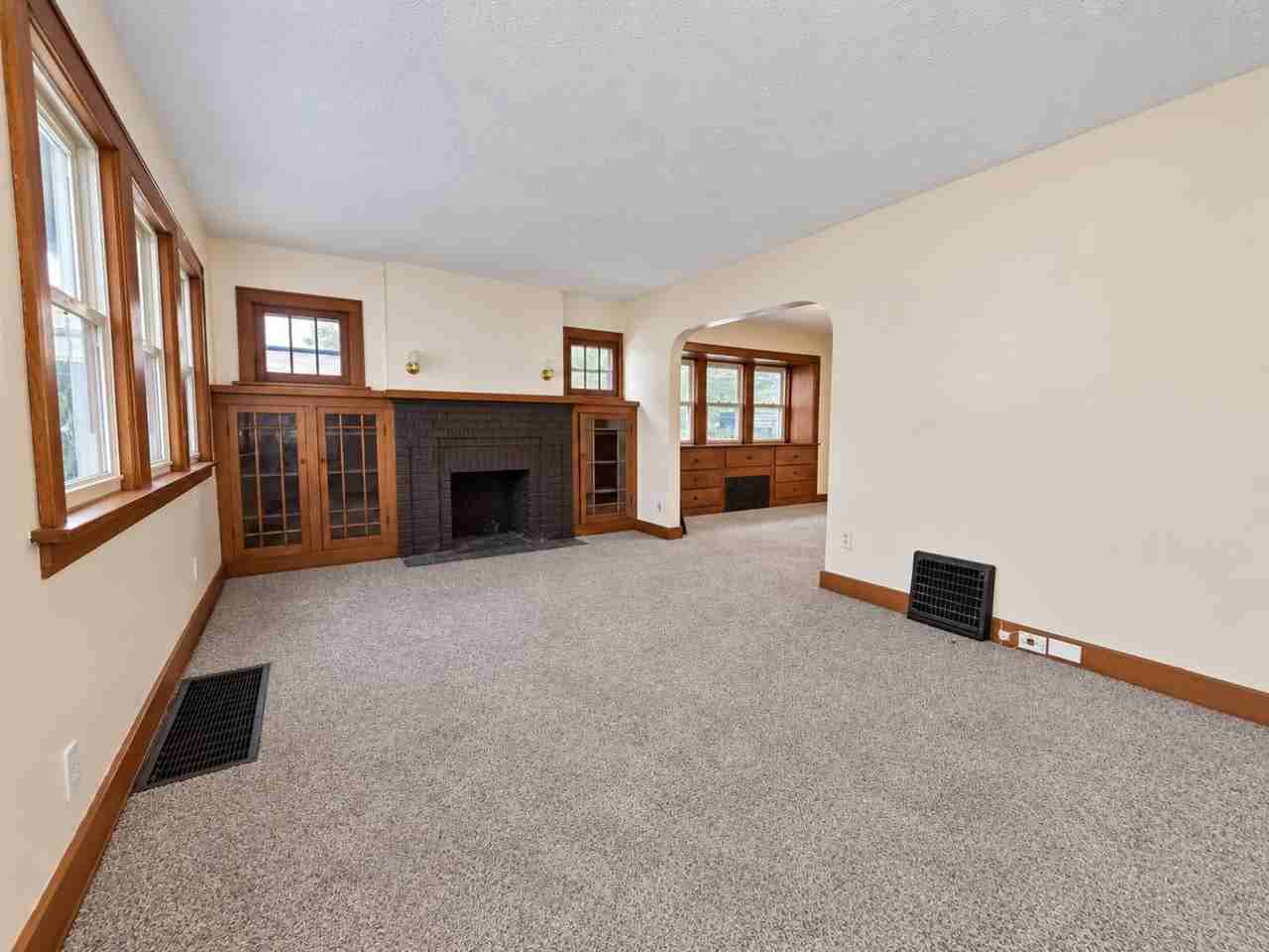 636 Gridley Ave - Photo 5 of 14