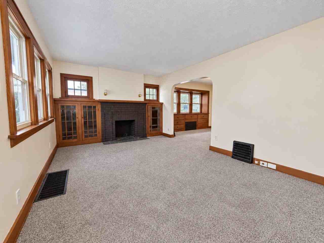 636 Gridley Ave - Photo 6 of 14