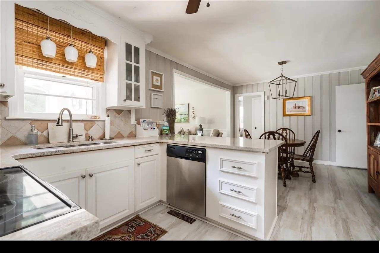 850 Congaree Dr - Photo 3 of 20
