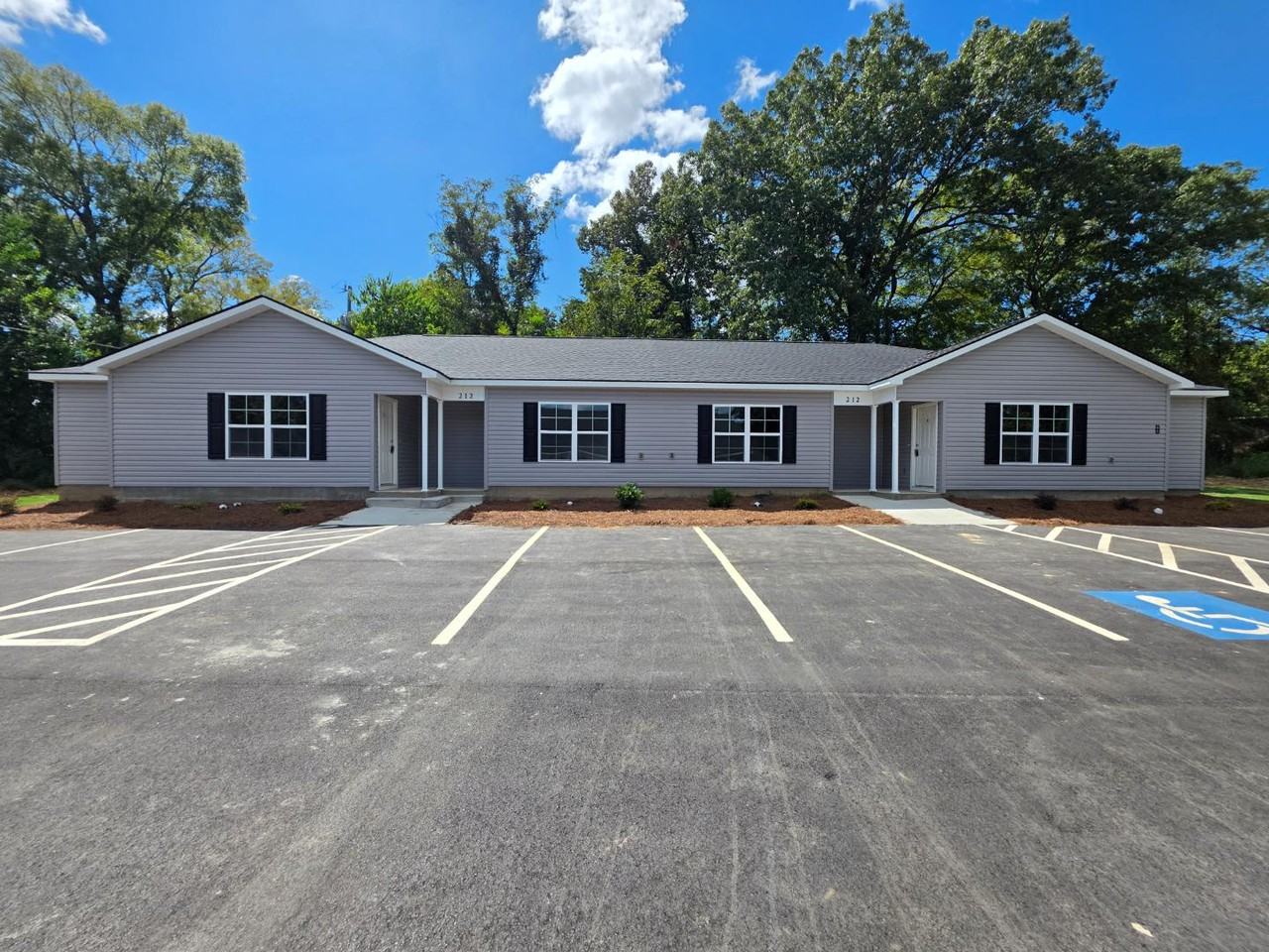 212B Tabor Dr Apt B1 - Photo 2 of 20