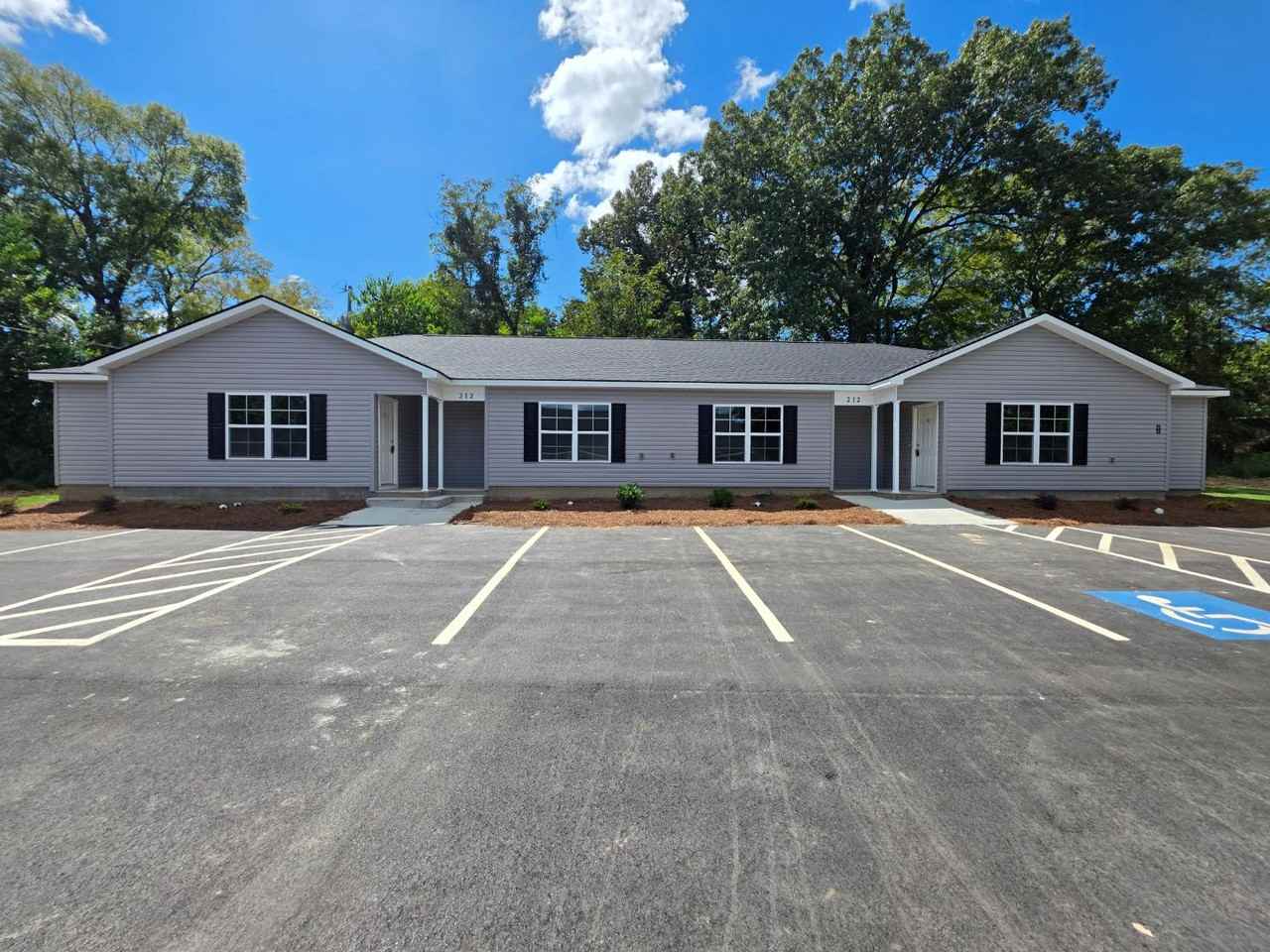 212B Tabor Dr Apt B1 - Photo 3 of 20