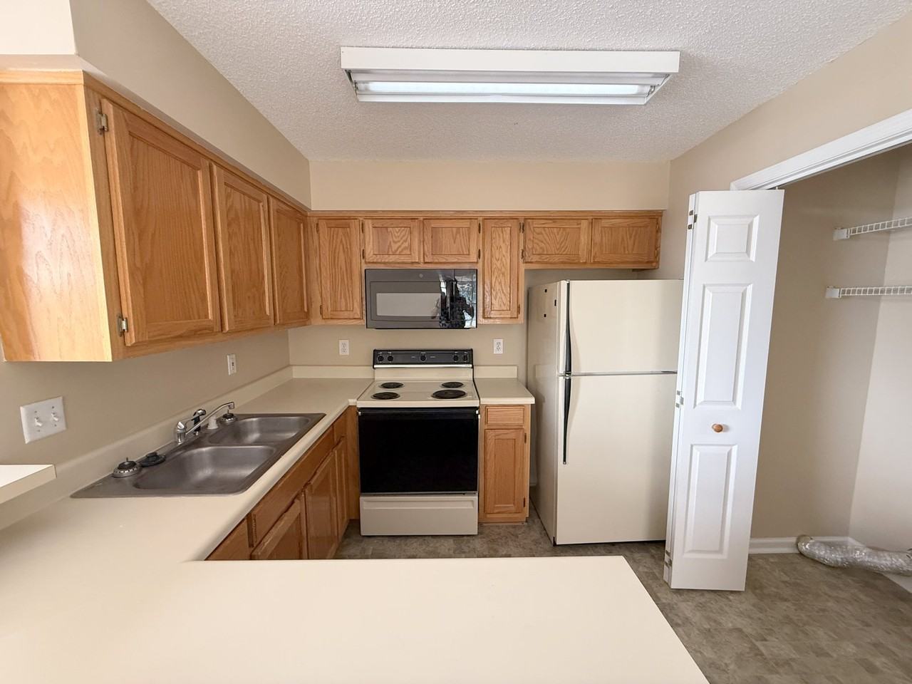 262 Waters Edge Ln #1 - Photo 7 of 17