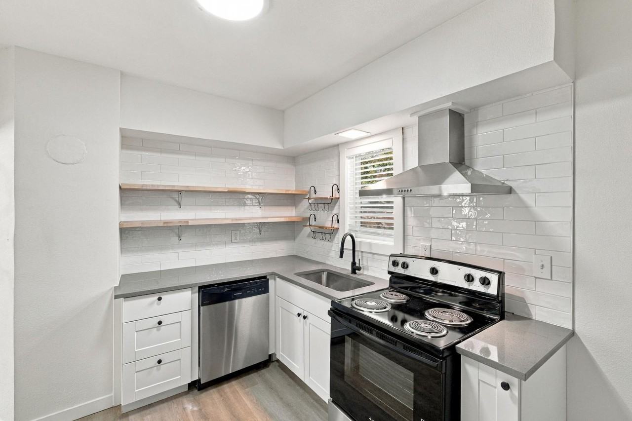 78M - Cully Court Apts. - Photo 2 of 21