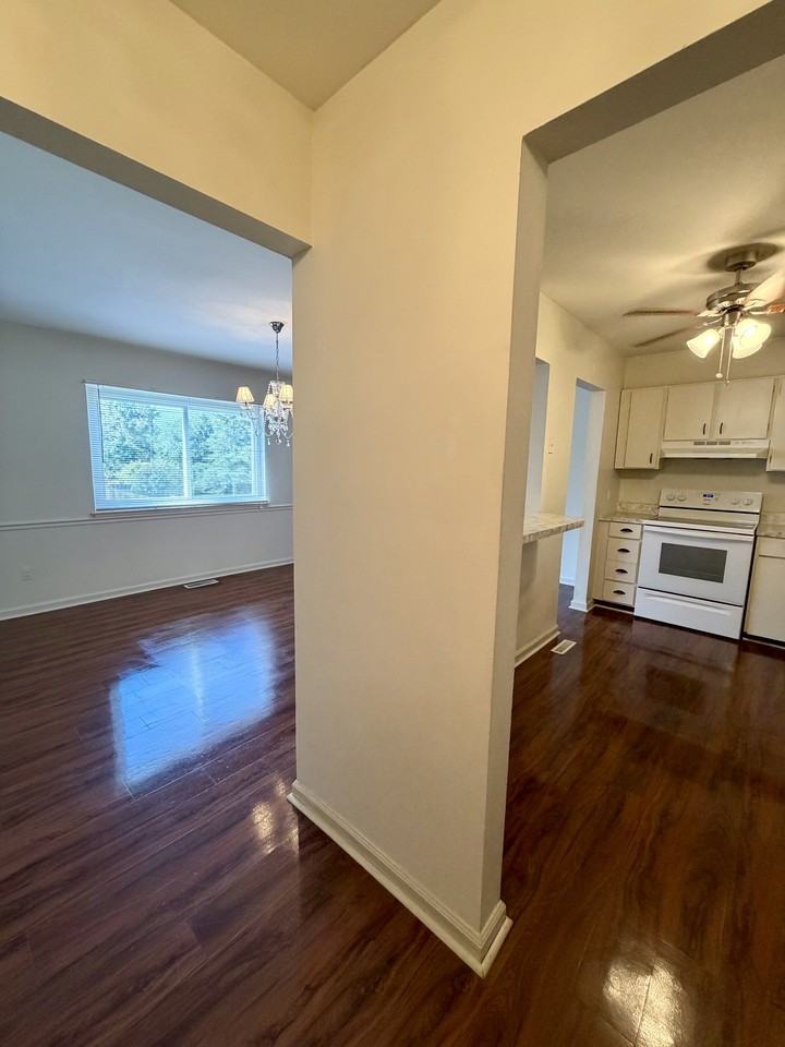 305 W Cadbury Dr #1 - Photo 7 of 42