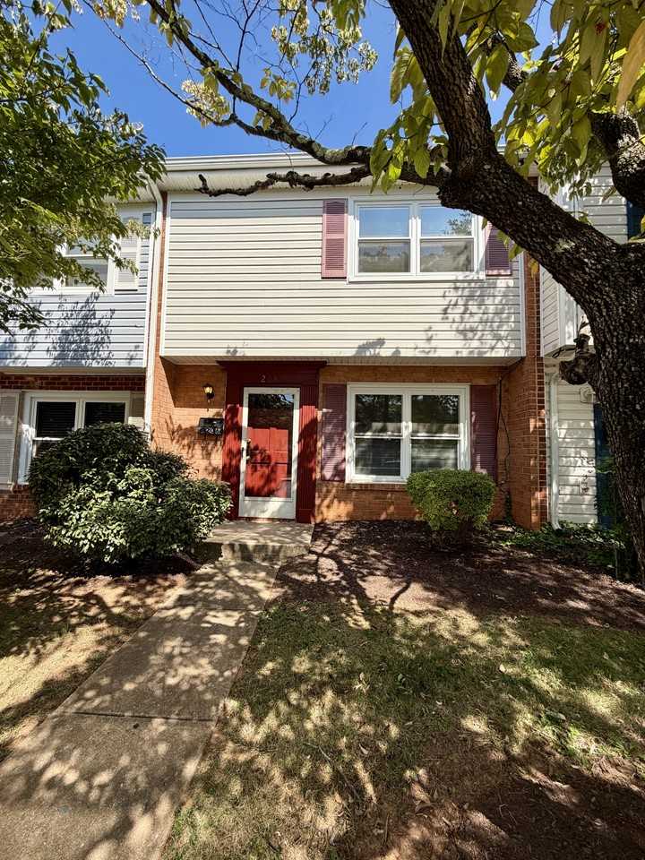206 Devonshire Rd #1 - Photo 2 of 31