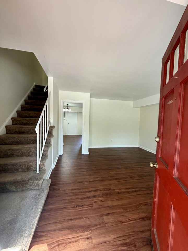 206 Devonshire Rd #1 - Photo 3 of 31