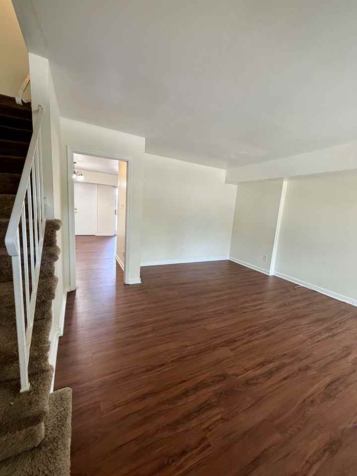 206 Devonshire Rd #1 - Photo 4 of 31