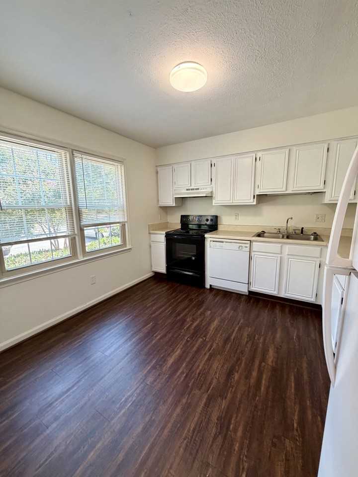 119 Mill Lane Rd #119 - Photo 6 of 35