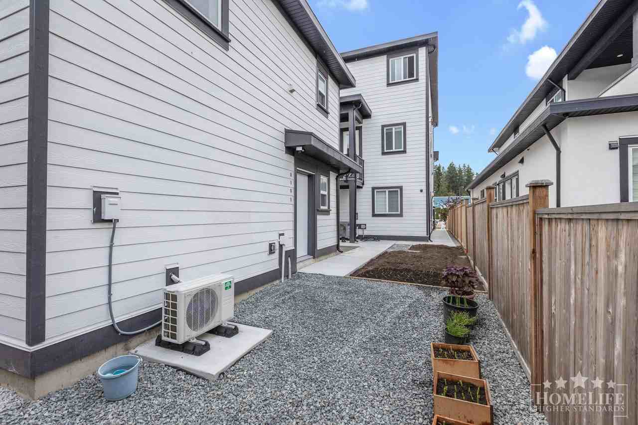 15371 94 Ave - Photo 2 of 18
