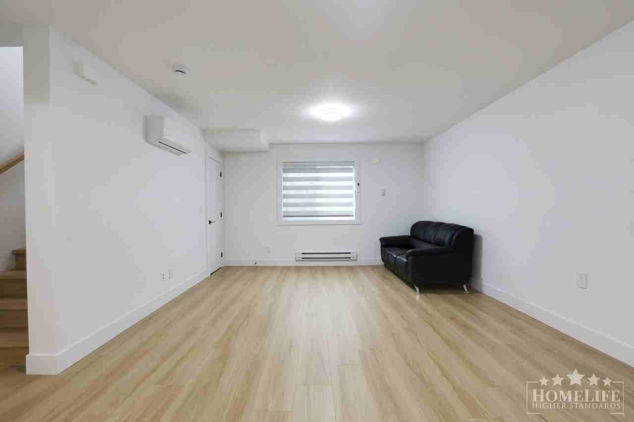 15371 94 Ave - Photo 7 of 18