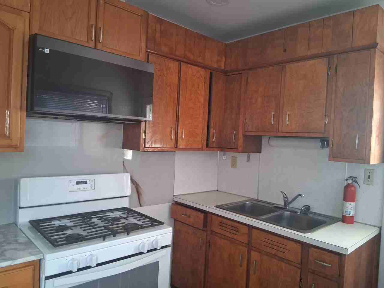 2316 Grant St #1 - Photo 5 of 17