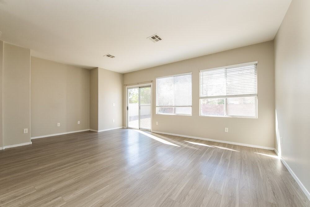 1015 Cove Palisades Dr - Photo 3 of 16