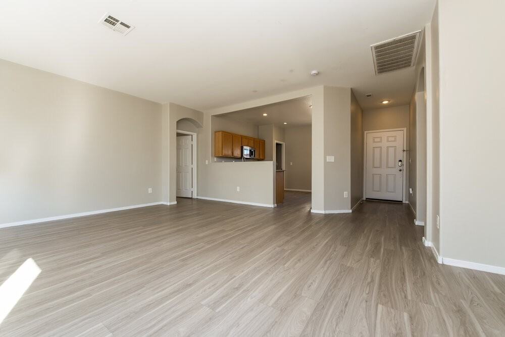 1015 Cove Palisades Dr - Photo 4 of 16