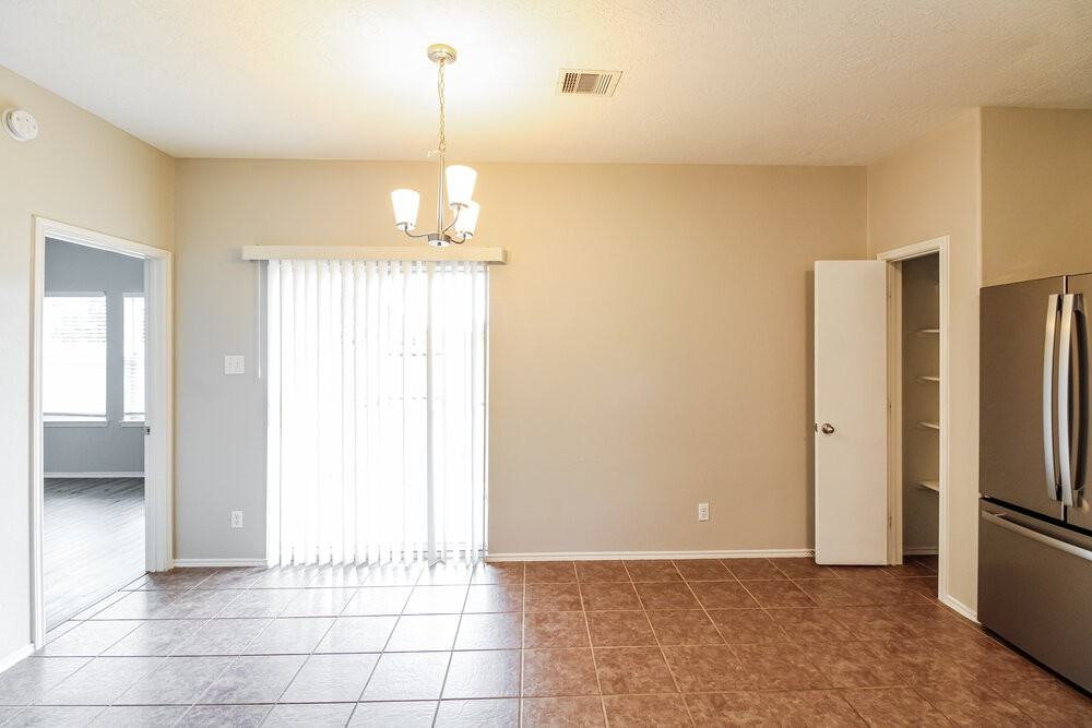 7003 Orchid St - Photo 4 of 16