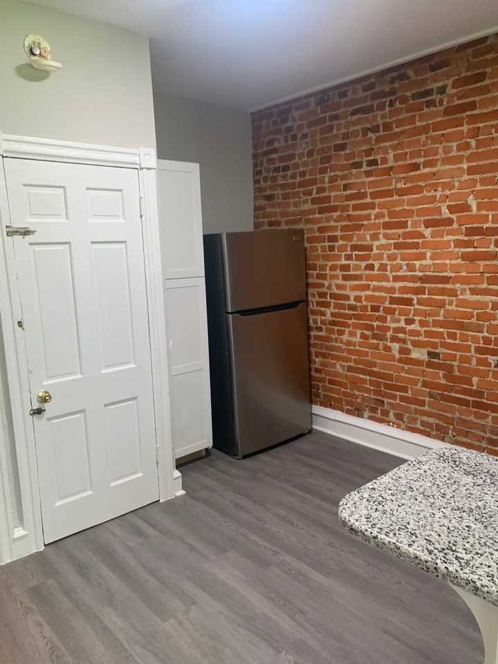 1304 N Clayton St #1 - Photo 5 of 12
