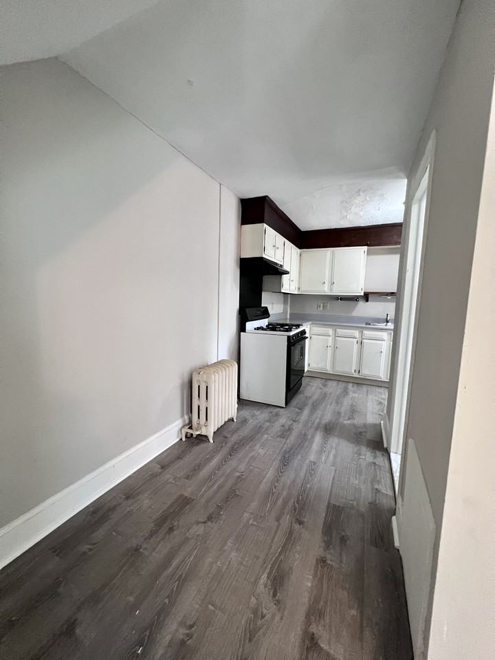 2602 W 18th St #2 - Photo 7 of 17