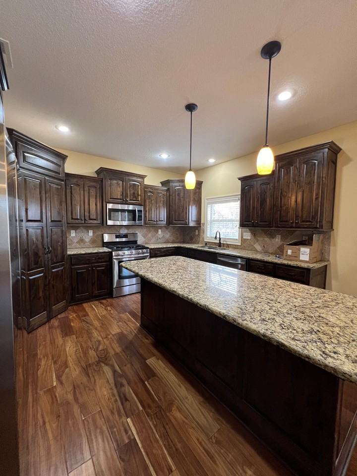 1234 Vivian Dr #1 - Photo 6 of 32