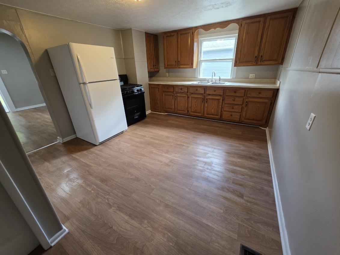 380 S Graham St #1 - Photo 5 of 25