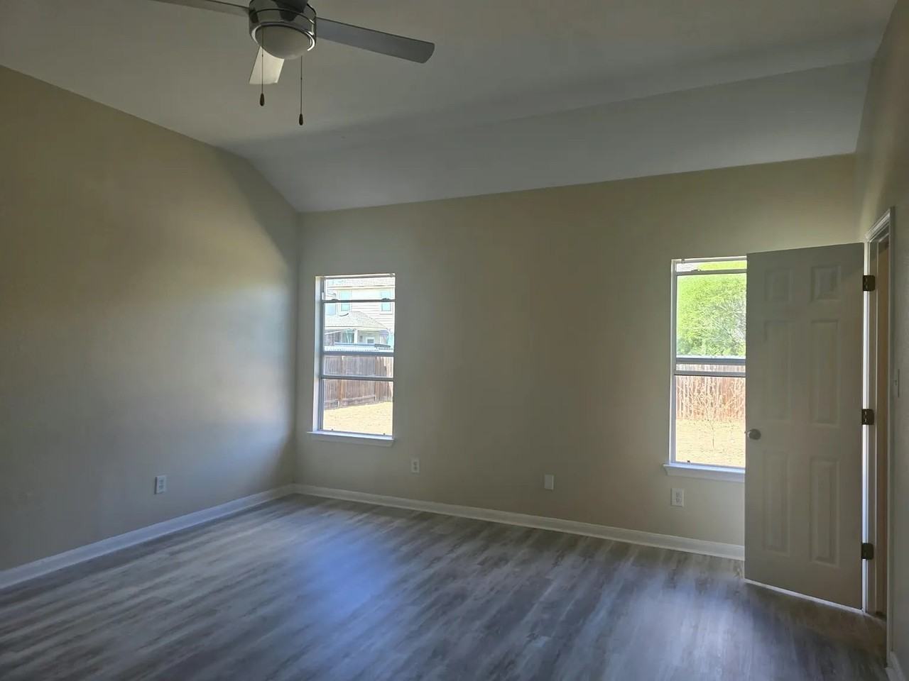 4000 White Water Way - Photo 2 of 17