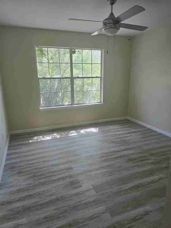 4000 White Water Way - Photo 6 of 17
