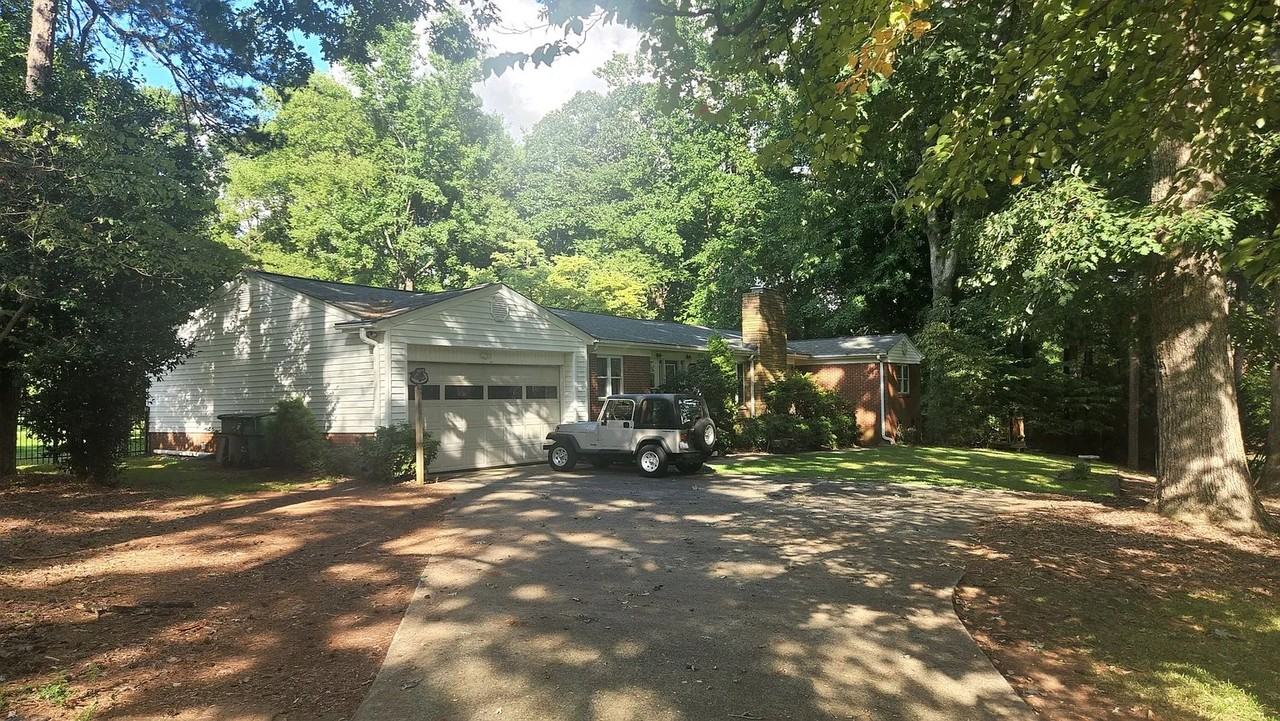 1118 Mineral Springs Rd - Photo 2 of 39