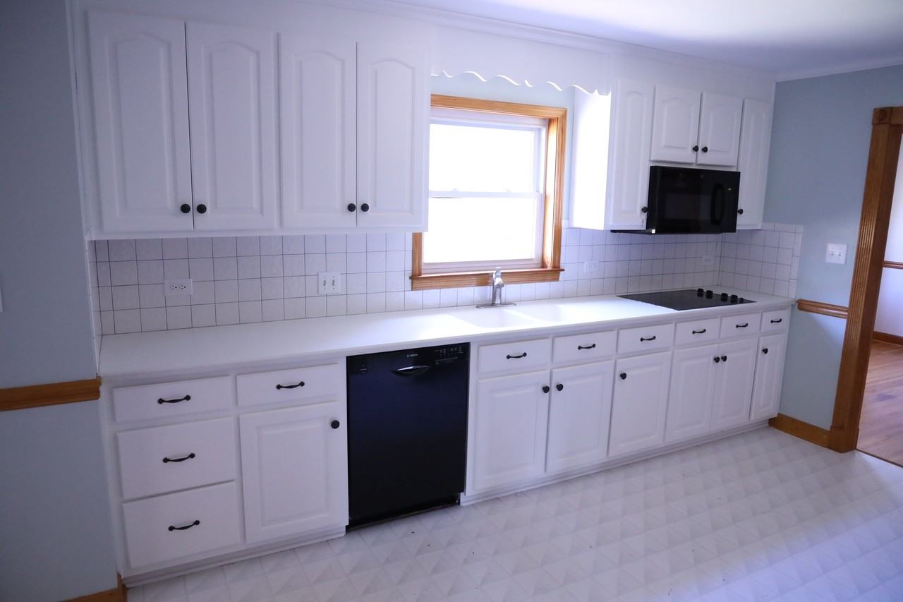 1118 Mineral Springs Rd - Photo 6 of 39