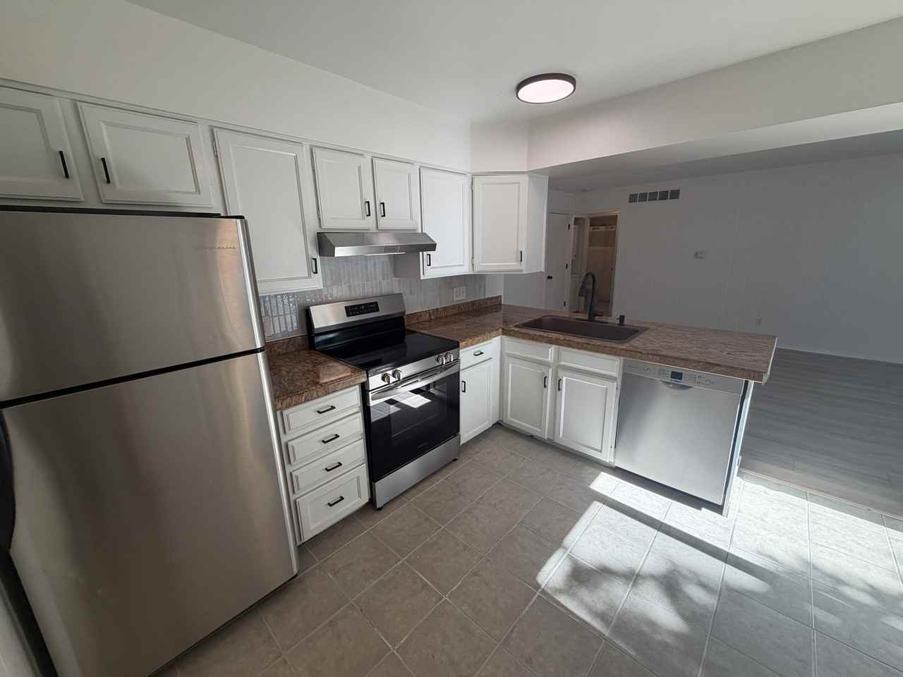 2461 S Xanadu Way #D - Photo 5 of 19