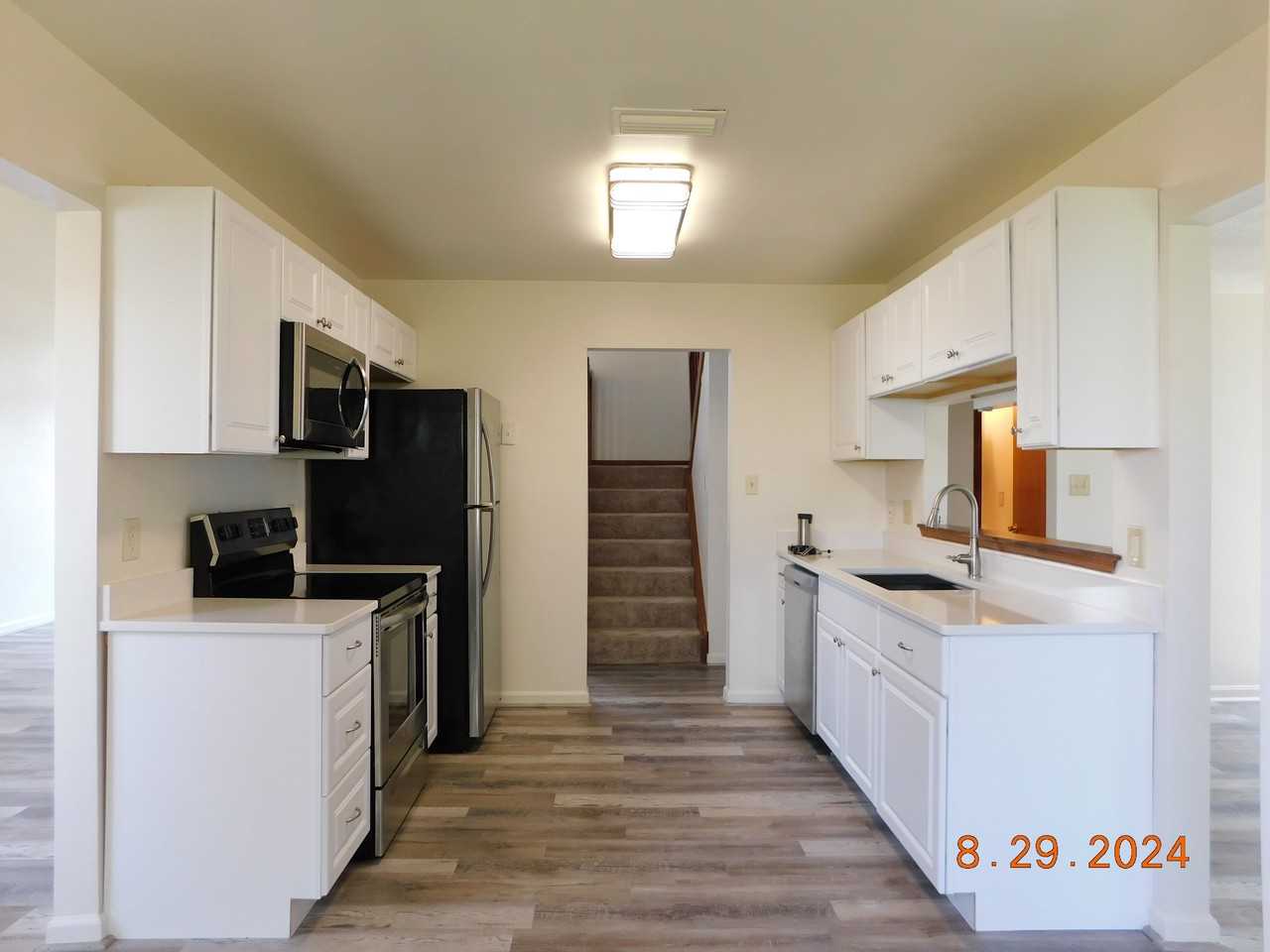 1461 Thamesford Dr #1 - Photo 4 of 15
